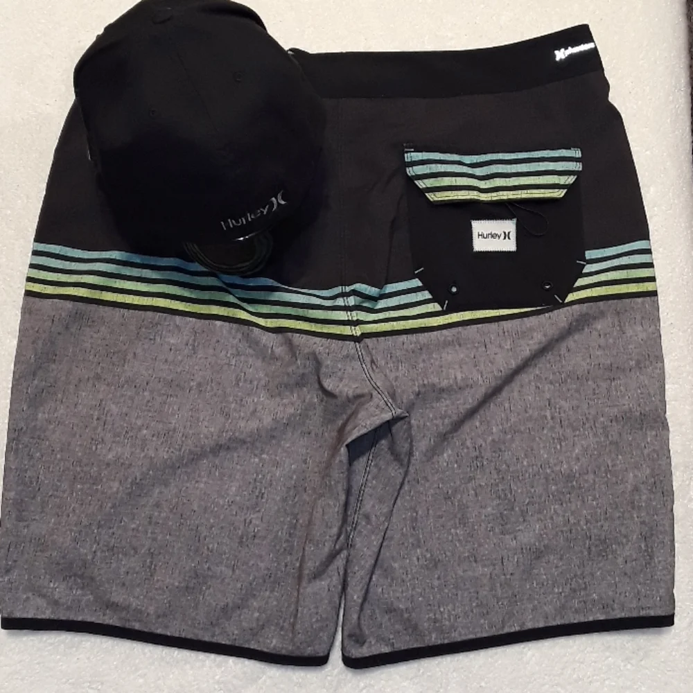 Hurley Board Shorts with Flex Cap. Men's Size: Shorts 34/Cap OS.